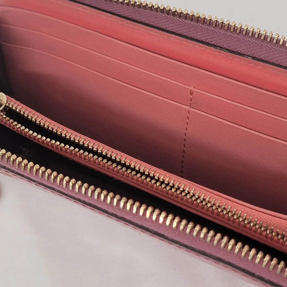 Gucci microguccissima patent
